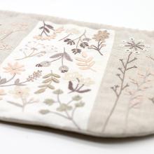 Last inn bildet i Galleri-visningsprogrammet, Paulette two-tone pouch