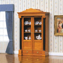 Last inn bildet i Galleri-visningsprogrammet, Biedermeier display cabinet
