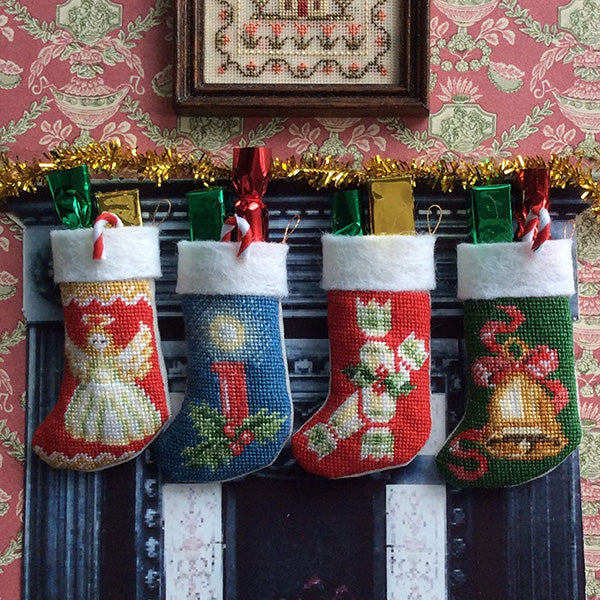 Christmas stockings - alle 4 - miniatyrer